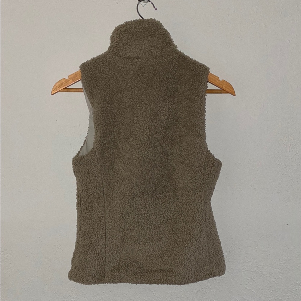 Patagonia Taupe Fleece Vest - Picture 2 of 3